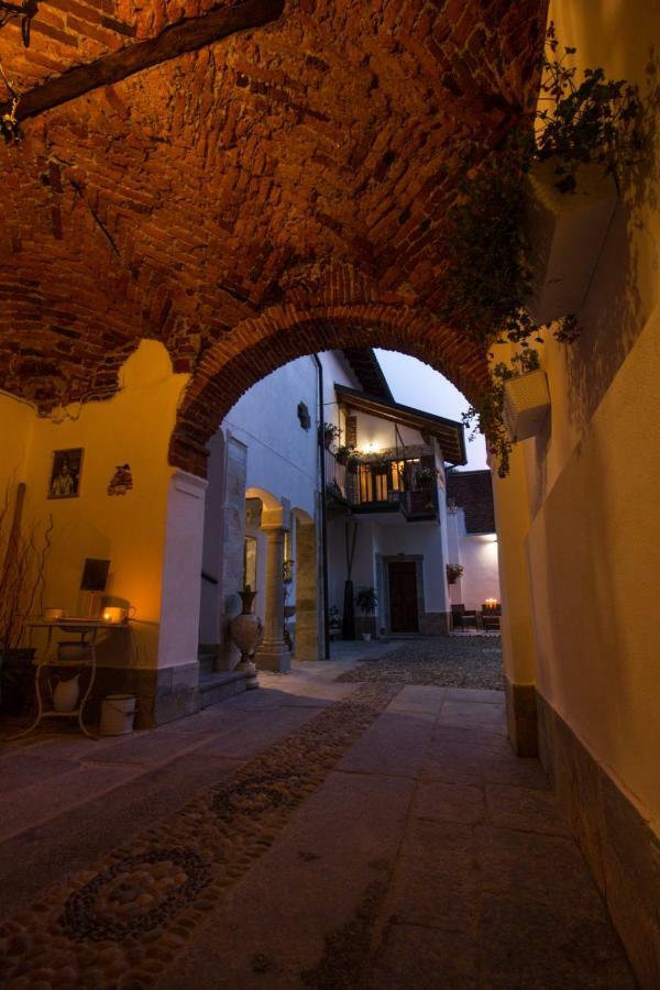 Mansarde & Suite Maison 1706 Lago Orta Borgomanero Dış mekan fotoğraf